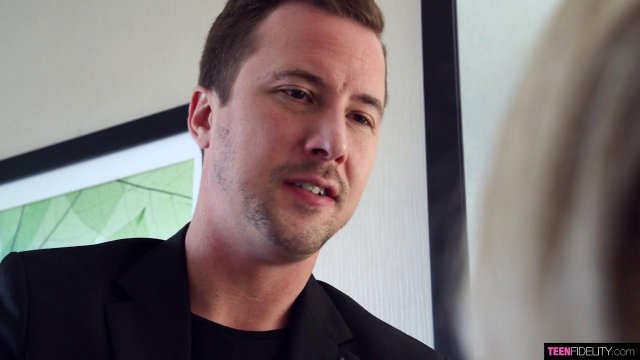 Превью Развратная баба ненасытно сосет и трахается с женатым любовником № 35848