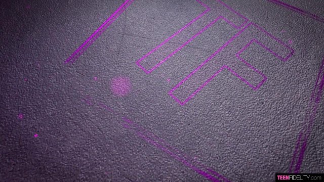 Превью Развратная баба ненасытно сосет и трахается с женатым любовником № 35848