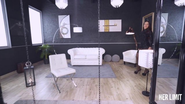 Превью После жесткого минета телка получила член в тугую дырочку и кончила № 35856