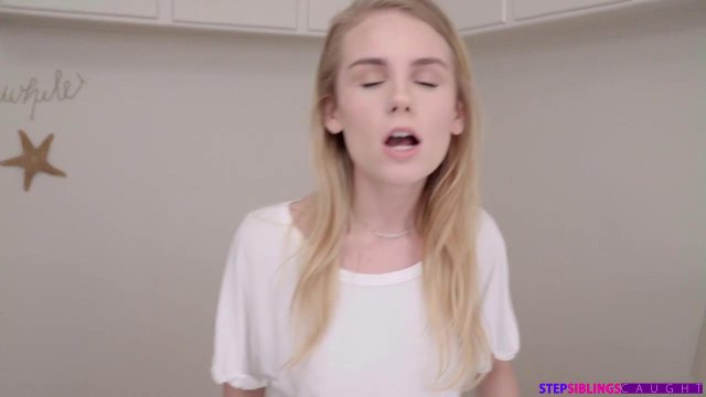 Превью Лесбияночки не против попробовать крепкий член в сексе втроем № 36020