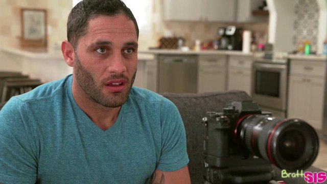 Превью Блондинка громко стонет от жаркого секса со своим молодым приятелем № 36074