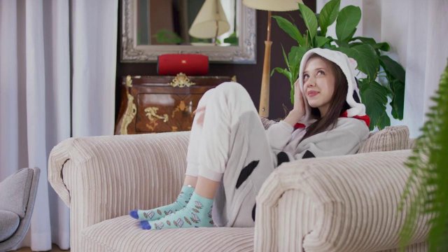 Превью Милая телочка получила двойное проникновение от ухажеров № 36100