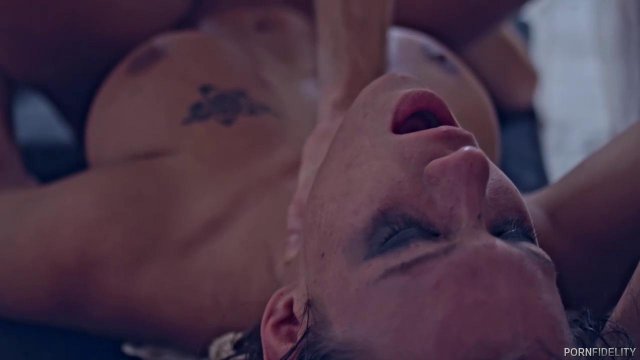 Превью Выебал грудастую любовницу в душе со страстью № 36687