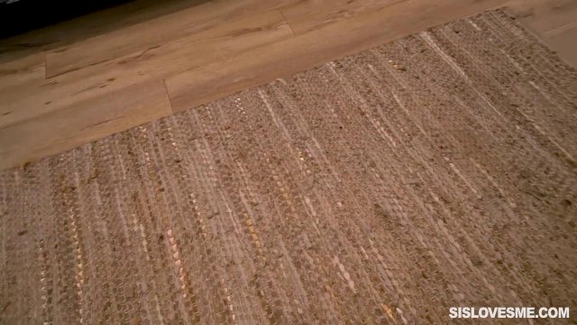 Превью Полизал киску подруге дочки и устроил ЖМЖ с инцестом № 36701