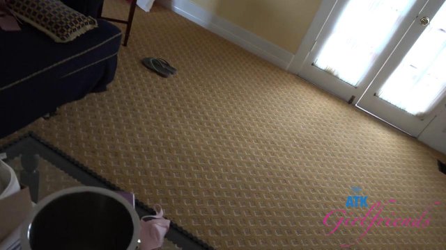 Превью Пристал к уставшей сестре и развел на анал № 36720