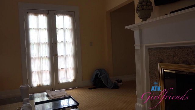 Превью Пристал к уставшей сестре и развел на анал № 36720