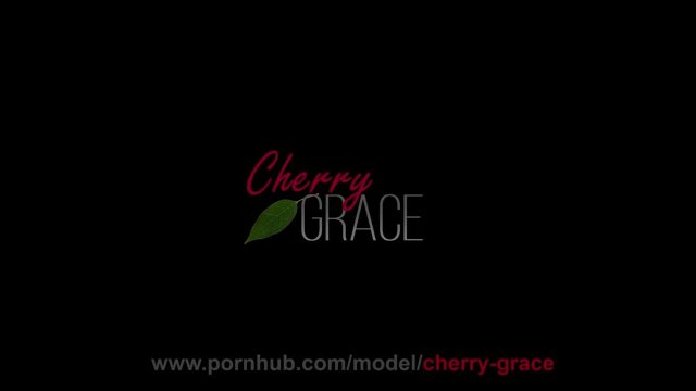 Превью Красивая попка блондинки в трусиках крупным планом № 36751