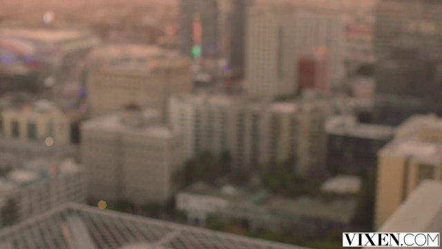 Превью Красивый секс с кудрявой мулаткой и бородатым качком № 39546