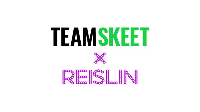 Превью Худышка трахается раком в попку через колготки № 39547