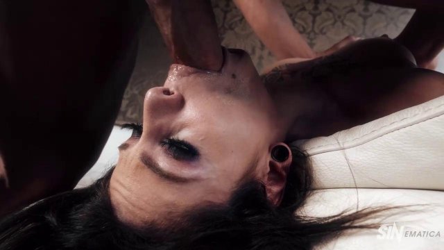 Превью Жесткий секс в два члена для худой брюнетки № 39553