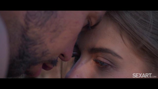 Превью Девушка занялась сексом с новым знакомым на пляже № 39645