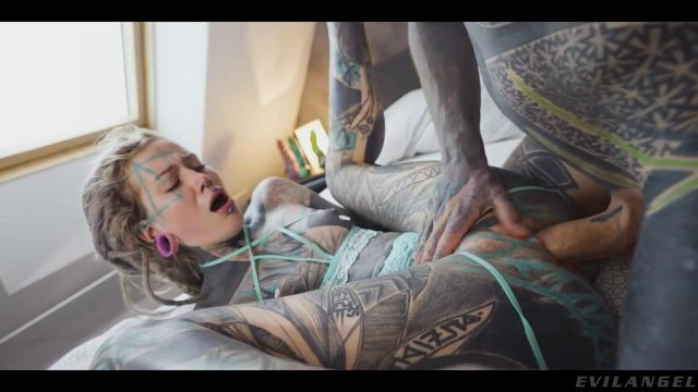 Превью Разукрашенная парочка любит трахаться № 39680