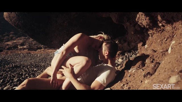 Превью Парочка поехала на пляж для страстного секса № 39709