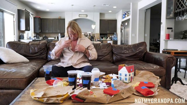 Превью Мужик позвал подругу домой и трахнул № 39789