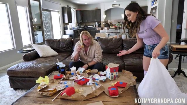 Превью Мужик позвал подругу домой и трахнул № 39789