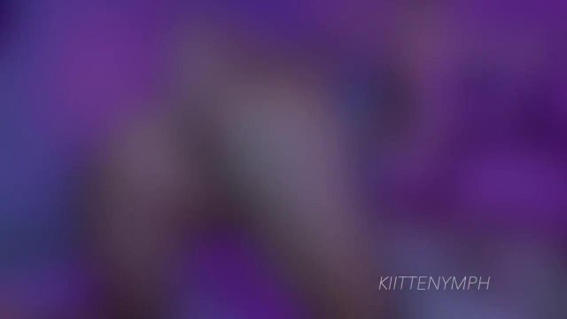 Превью Девка в порванных колготках подставила подготовленный анал № 42098