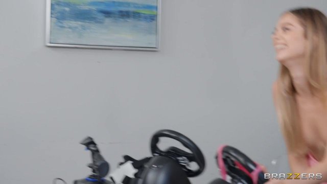 Превью Трахает в классе студентку пока никто не видит № 42364