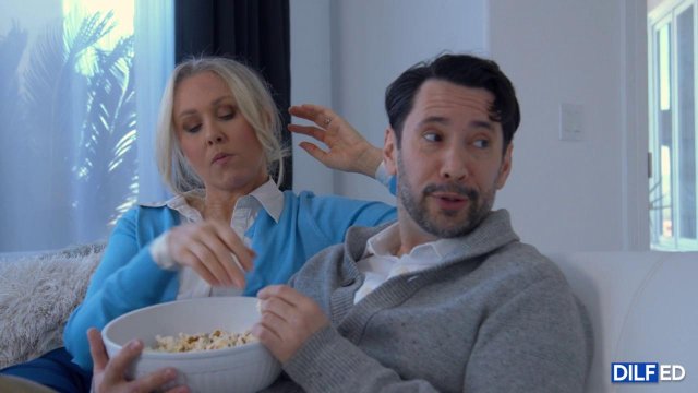 Превью Изменил жене с рыжей худышкой на кухне № 42427