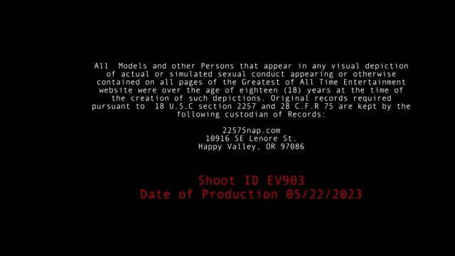 Превью Телка страпонит проигравшего парня после борьбы № 42441