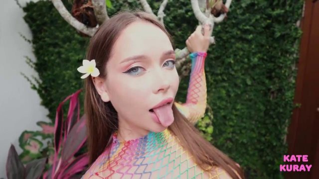 Превью Красивая девушка наслаждается большим членом в саду № 42658