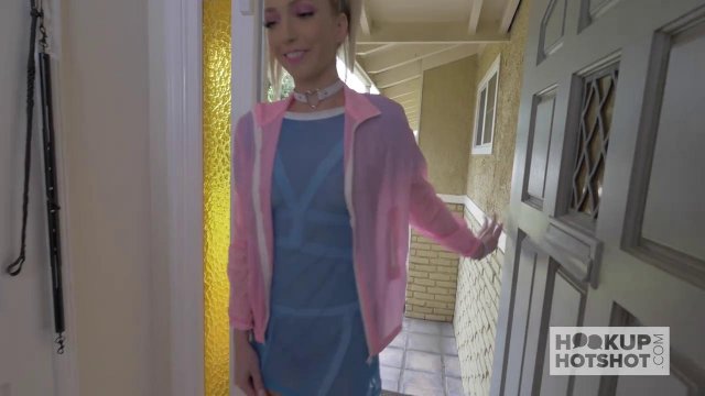 Превью Молодая телка пришла к приятелю за порцией яркого оргазма № 8328