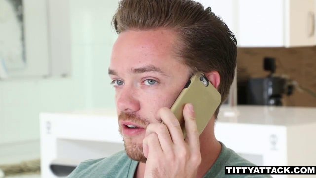 Превью Домработница в чулках умеет отлично дрочить член и трахаться раком № 8521