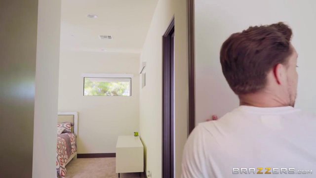 Превью Зрелая баба практически заставила парня трахнуть ее сочную киску № 8998