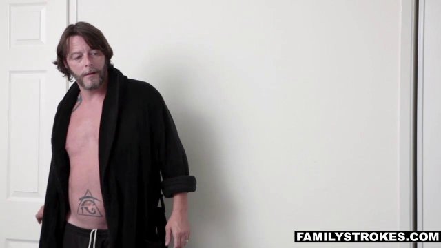 Превью Мужик перепутал спальню и отымел в киску не свою бабу № 9001